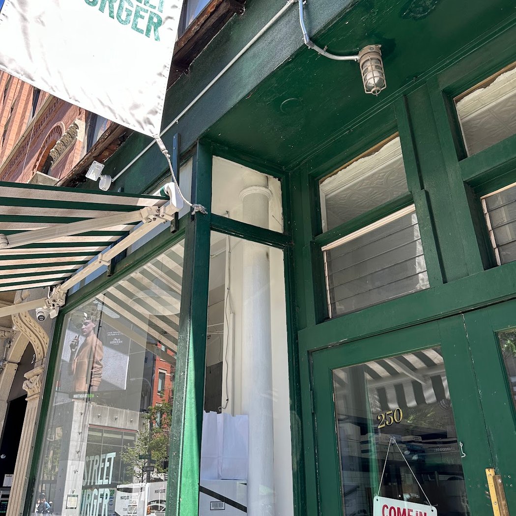 7th Street Burger Soho 2